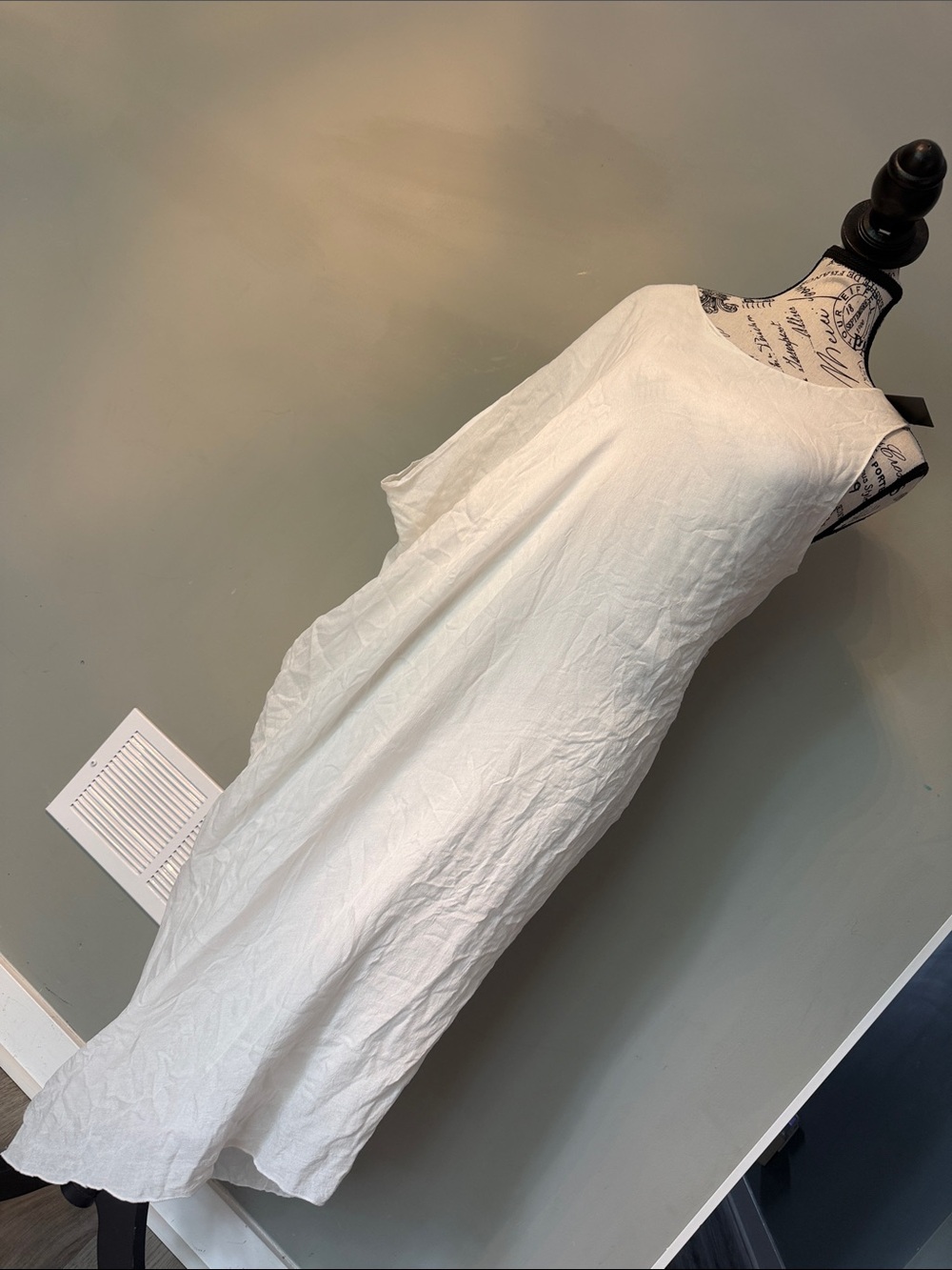 Veronique Miljkovitch Women’s White Dress. New